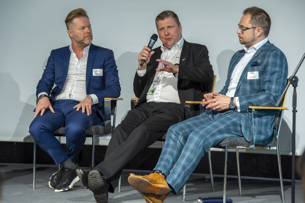 Panel discussion during SIX Elastomeric Systems Cluster launch with Aleksi Arpiainen and fellow members